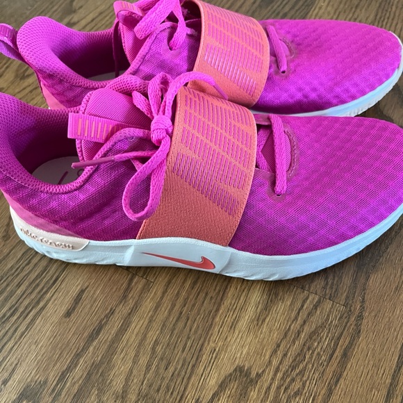 Nike Renew In-Season AR4543 603 Pink Trainers - Picture 3 of 6